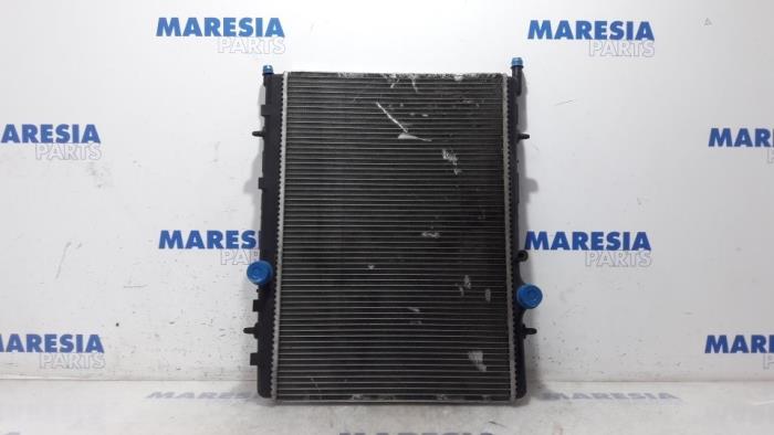 Gebruikte Radiateur Peugeot 307 CC (3B) 2.0 16V Prijs € 35,00 Margeregeling aangeboden door Maresia Parts