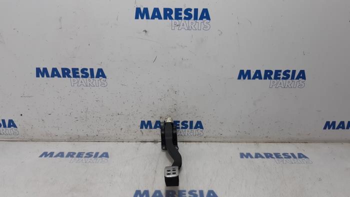 Gebruikte Sensor Gaspedaalpositie Peugeot 307 CC (3B) 2.0 16V Prijs € 50,00 Margeregeling aangeboden door Maresia Parts