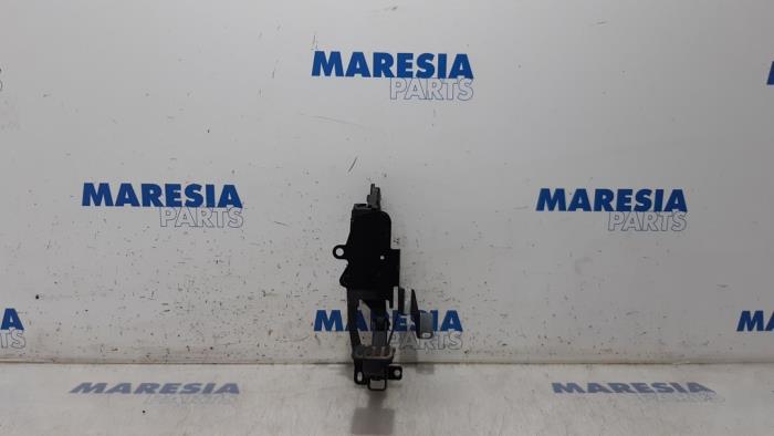 Gebruikte Gaspedaalpositie Sensor Fiat Scudo (270) 2.0 D Multijet Prijs € 72,60 Inclusief btw aangeboden door Maresia Parts