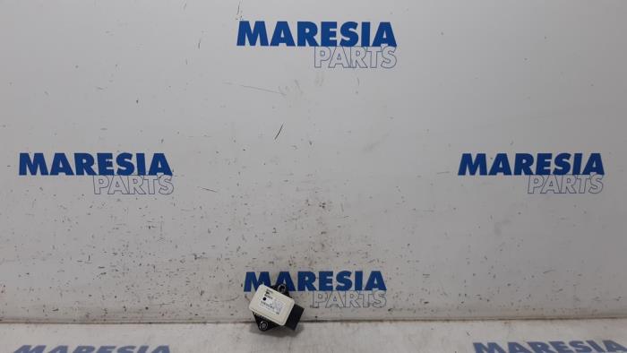 Gebruikte Esp computer Peugeot 5008 I (0A/0E) 1.6 THP 16V Prijs € 30,00 Margeregeling aangeboden door Maresia Parts