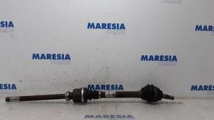 Gebruikte Aandrijfas rechts-voor Peugeot 5008 I (0A/0E) 1.6 THP 16V Prijs € 39,90 Margeregeling aangeboden door Maresia Parts