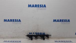 Gebruikte Injector brug Peugeot 207 SW (WE/WU) 1.4 16V Vti Prijs € 50,00 Margeregeling aangeboden door Maresia Parts