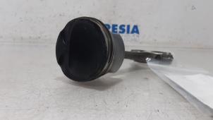 Gebruikte Zuiger Renault Megane IV (RFBB) 1.2 Energy TCE 100 Prijs € 75,00 Margeregeling aangeboden door Maresia Parts