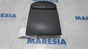 Gebruikte Handschoenenkastje Fiat Ducato (250) 2.3 D 130 Multijet Prijs € 60,50 Inclusief btw aangeboden door Maresia Parts