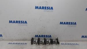 Gebruikte Tuimelaaras Citroen C3 (SC) 1.4 Prijs € 75,00 Margeregeling aangeboden door Maresia Parts