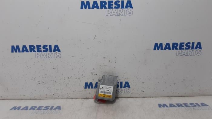 Airbag Module van een Renault Kangoo Express (FW) 1.5 dCi 90 FAP 2017