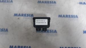 Gebruikte AUX/USB aansluiting Peugeot Boxer (U9) 2.2 HDi 110 Euro 5 Prijs € 36,30 Inclusief btw aangeboden door Maresia Parts