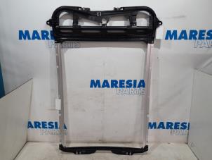 Gebruikte Hemelbekleding Peugeot 3008 I (0U/HU) 1.6 VTI 16V Prijs € 75,00 Margeregeling aangeboden door Maresia Parts