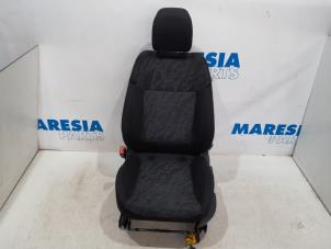 Gebruikte Voorstoel links Peugeot 3008 I (0U/HU) 1.6 16V THP 155 Prijs € 85,00 Margeregeling aangeboden door Maresia Parts