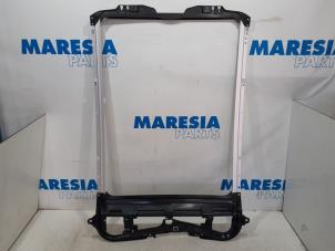 Gebruikte Hemelbekleding Peugeot 3008 I (0U/HU) 1.6 16V THP 155 Prijs € 75,00 Margeregeling aangeboden door Maresia Parts