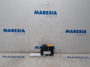 Gebruikte Cabriokap computer Peugeot 307 CC (3B) 2.0 16V Prijs € 105,00 Margeregeling aangeboden door Maresia Parts