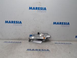 Gebruikte Knipperlicht links Peugeot 307 CC (3B) 2.0 16V Prijs € 25,00 Margeregeling aangeboden door Maresia Parts