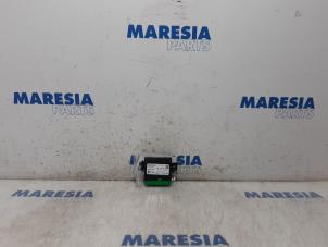 Gebruikte PDC Module Peugeot 308 SW (L4/L9/LC/LJ/LR) 1.6 BlueHDi 120 Prijs € 90,00 Margeregeling aangeboden door Maresia Parts