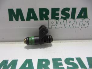 Gebruikte Injector (benzine injectie) Renault Scénic I (JA) 2.0 16V IDE Prijs € 20,00 Margeregeling aangeboden door Maresia Parts