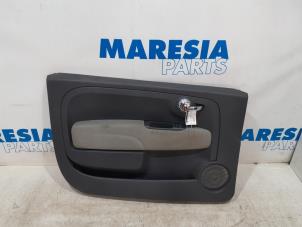 Gebruikte Deurbekleding 2Deurs links Fiat 500 (312) 1.4 16V Prijs € 75,00 Margeregeling aangeboden door Maresia Parts
