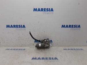 Gebruikte Ruitenwissermotor voor Opel Vivaro 1.6 CDTI 90 Prijs € 90,75 Inclusief btw aangeboden door Maresia Parts