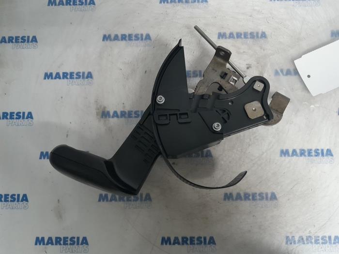 Gebruikte Handrem Mechaniek Fiat Panda (312) 0.9 TwinAir Turbo 85 Prijs € 50,00 Margeregeling aangeboden door Maresia Parts