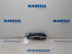 Gebruikte Portiergreep 4Deurs rechts-voor Citroen C4 Picasso (3D/3E) 1.6 e-Hdi, BlueHDi 115 Prijs € 40,00 Margeregeling aangeboden door Maresia Parts