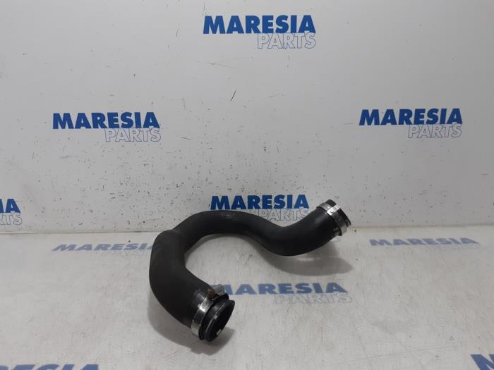 Gebruikte Intercooler Slang Citroen C4 Picasso (3D/3E) 1.6 e-Hdi, BlueHDi 115 Prijs € 20,00 Margeregeling aangeboden door Maresia Parts