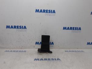 Gebruikte Frontpaneel Citroen C4 Picasso (3D/3E) 1.6 e-Hdi, BlueHDi 115 Prijs € 25,00 Margeregeling aangeboden door Maresia Parts