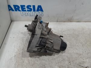 Gebruikte Versnellingsbak Renault Twingo (C06) 1.2 Prijs € 157,50 Margeregeling aangeboden door Maresia Parts