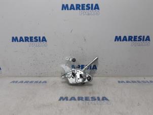 Gebruikte Ruitenwis Mechaniek Peugeot 3008 I (0U/HU) 1.6 16V THP 155 Prijs € 49,99 Margeregeling aangeboden door Maresia Parts