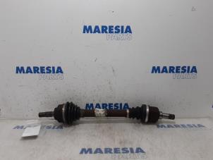 Gebruikte Steekas links-voor Peugeot 308 SW (4E/H) 1.4 VTI 16V Prijs € 35,00 Margeregeling aangeboden door Maresia Parts