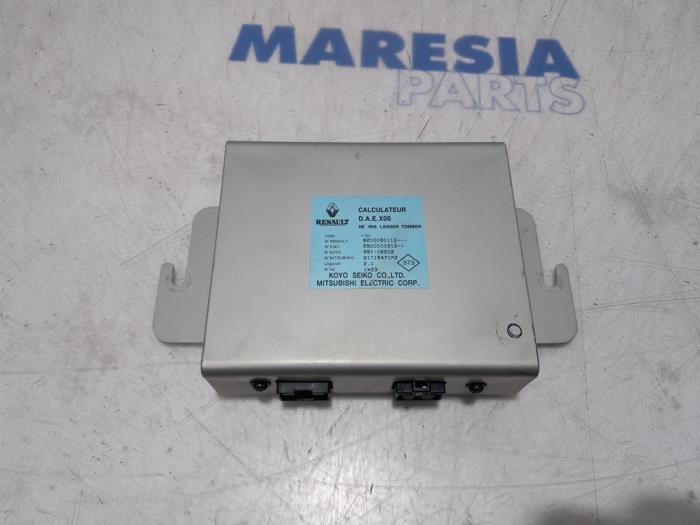 Gebruikte Computer Stuurbekrachtiging Renault Twingo (C06) 1.2 Prijs € 85,00 Margeregeling aangeboden door Maresia Parts