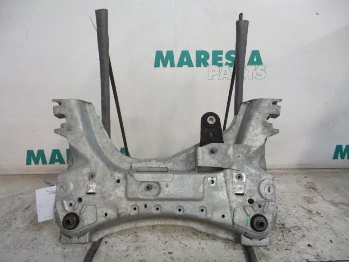 Gebruikte Subframe Renault Scénic II (JM) 1.5 dCi 105 Prijs € 105,00 Margeregeling aangeboden door Maresia Parts