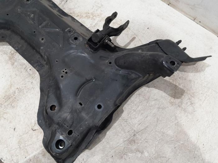 Subframe van een Citroën C4 Berline (NC) 1.6 16V VTi 2011