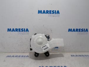 Gebruikte Blower Citroen C4 Picasso (3D/3E) 1.6 BlueHDI 115 Prijs € 65,00 Margeregeling aangeboden door Maresia Parts