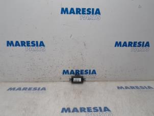 Gebruikte Module Centrale Deurvergrendeling Citroen C4 Picasso (3D/3E) 1.6 BlueHDI 115 Prijs € 40,00 Margeregeling aangeboden door Maresia Parts