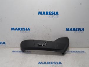 Gebruikte Schakelaar Stoelverstelling Citroen C4 Picasso (3D/3E) 1.6 BlueHDI 115 Prijs € 157,50 Margeregeling aangeboden door Maresia Parts