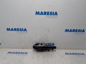 Gebruikte Deurgreep 4Deurs rechts-achter Citroen C4 Picasso (3D/3E) 1.6 BlueHDI 115 Prijs € 60,00 Margeregeling aangeboden door Maresia Parts