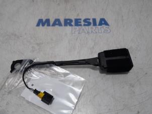 Gebruikte Veiligheidsgordel Insteek rechts-voor Citroen C4 Picasso (3D/3E) 1.6 BlueHDI 115 Prijs € 50,00 Margeregeling aangeboden door Maresia Parts