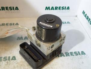 Gebruikte ABS Pomp Renault Laguna II (BG) 2.0 16V Prijs € 131,25 Margeregeling aangeboden door Maresia Parts