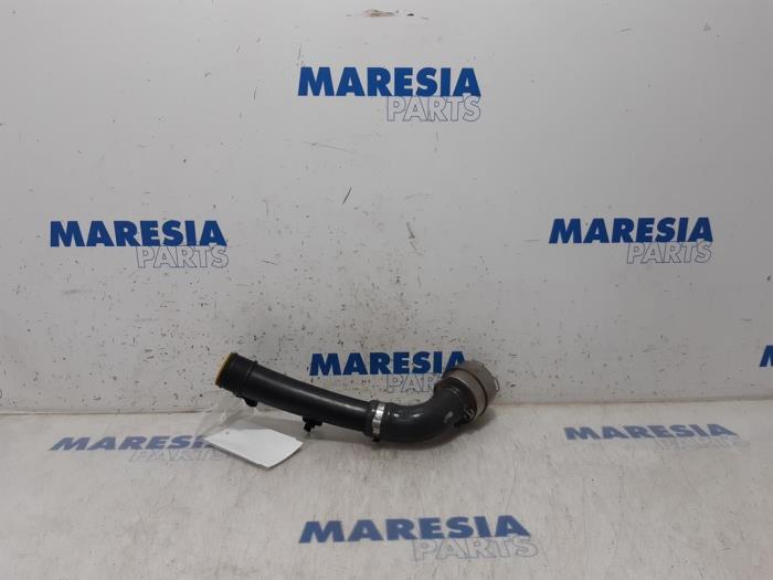 Gebruikte Intercooler Buis Renault Megane IV Estate (RFBK) 1.3 TCE 115 16V Prijs € 40,00 Margeregeling aangeboden door Maresia Parts
