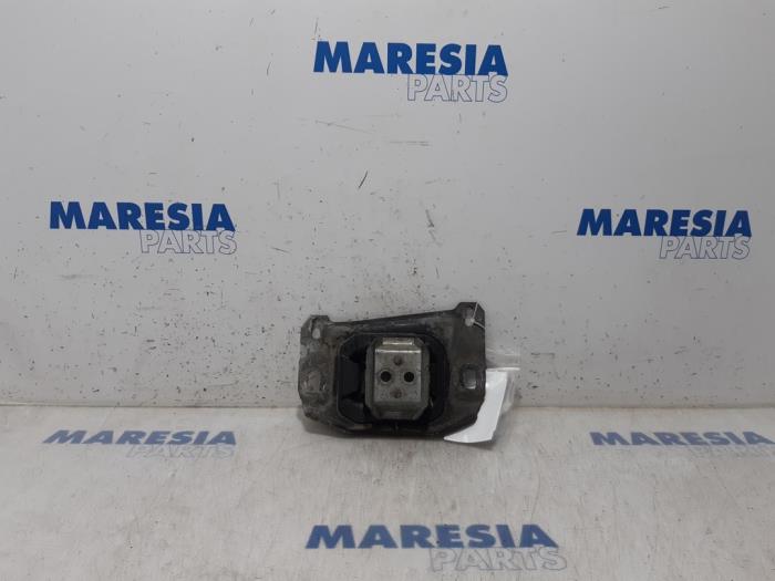Gebruikte Motorrubber Citroen C4 Picasso (3D/3E) 1.6 BlueHDI 115 Prijs € 35,00 Margeregeling aangeboden door Maresia Parts