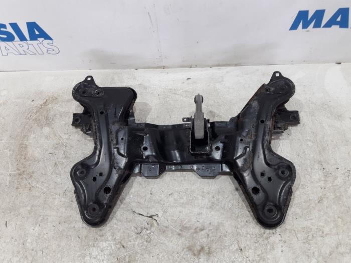 Subframe van een Citroën C4 Cactus (0B/0P) 1.6 Blue Hdi 100 2015