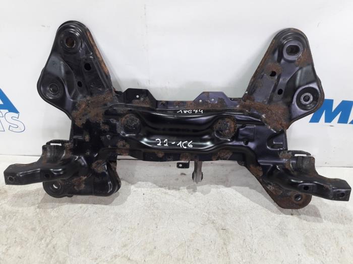 Subframe van een Citroën C4 Cactus (0B/0P) 1.6 Blue Hdi 100 2015