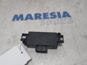 Gebruikte PDC Module Renault Clio V (RJAB) 1.0 TCe 100 12V Prijs € 50,00 Margeregeling aangeboden door Maresia Parts