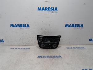 Gebruikte Chaufage Bedieningspaneel Peugeot 508 (8D) 2.2 HDiF 16V GT Prijs € 157,50 Margeregeling aangeboden door Maresia Parts