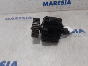 Gebruikte Brandstofpomp Mechanisch Fiat Stilo MW (192C) 1.9 JTD 16V 140 Multijet Prijs € 131,25 Margeregeling aangeboden door Maresia Parts