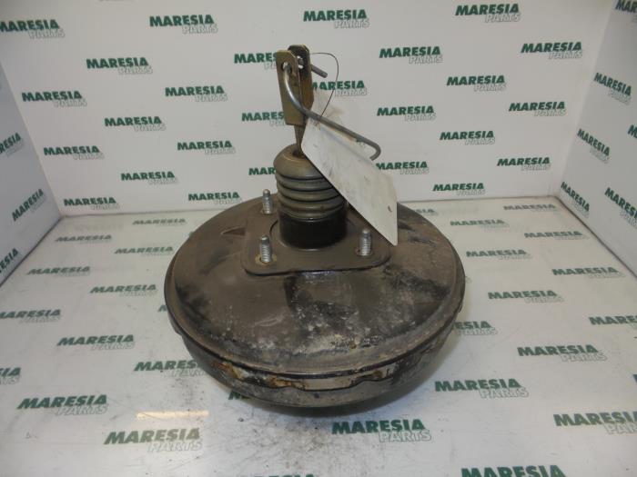 Gebruikte Rembekrachtiger Renault Megane Scénic (JA) 1.6 RT Prijs € 35,00 Margeregeling aangeboden door Maresia Parts