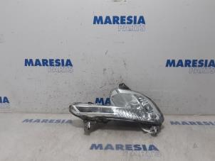 Gebruikte Dagrijverlichting rechts Peugeot 508 (8D) 2.2 HDiF 16V GT Prijs € 55,00 Margeregeling aangeboden door Maresia Parts