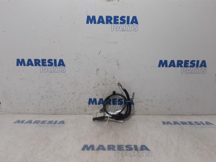 Gebruikte Accu sensor Peugeot RCZ (4J) 1.6 16V THP Prijs € 35,00 Margeregeling aangeboden door Maresia Parts