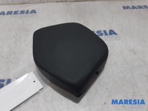 Gebruikte Hoofdsteun Peugeot RCZ (4J) 1.6 16V THP Prijs € 75,00 Margeregeling aangeboden door Maresia Parts