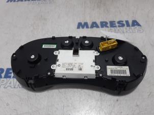 Gebruikte Instrumentenpaneel Peugeot RCZ (4J) 1.6 16V THP Prijs € 236,25 Margeregeling aangeboden door Maresia Parts