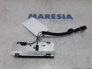 Gebruikte Antenne bluetooth Peugeot RCZ (4J) 1.6 16V THP Prijs € 50,00 Margeregeling aangeboden door Maresia Parts