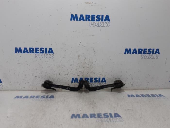 Gebruikte Subframe Renault Trafic New (FL) 2.5 dCi 16V 145 Prijs € 60,50 Inclusief btw aangeboden door Maresia Parts